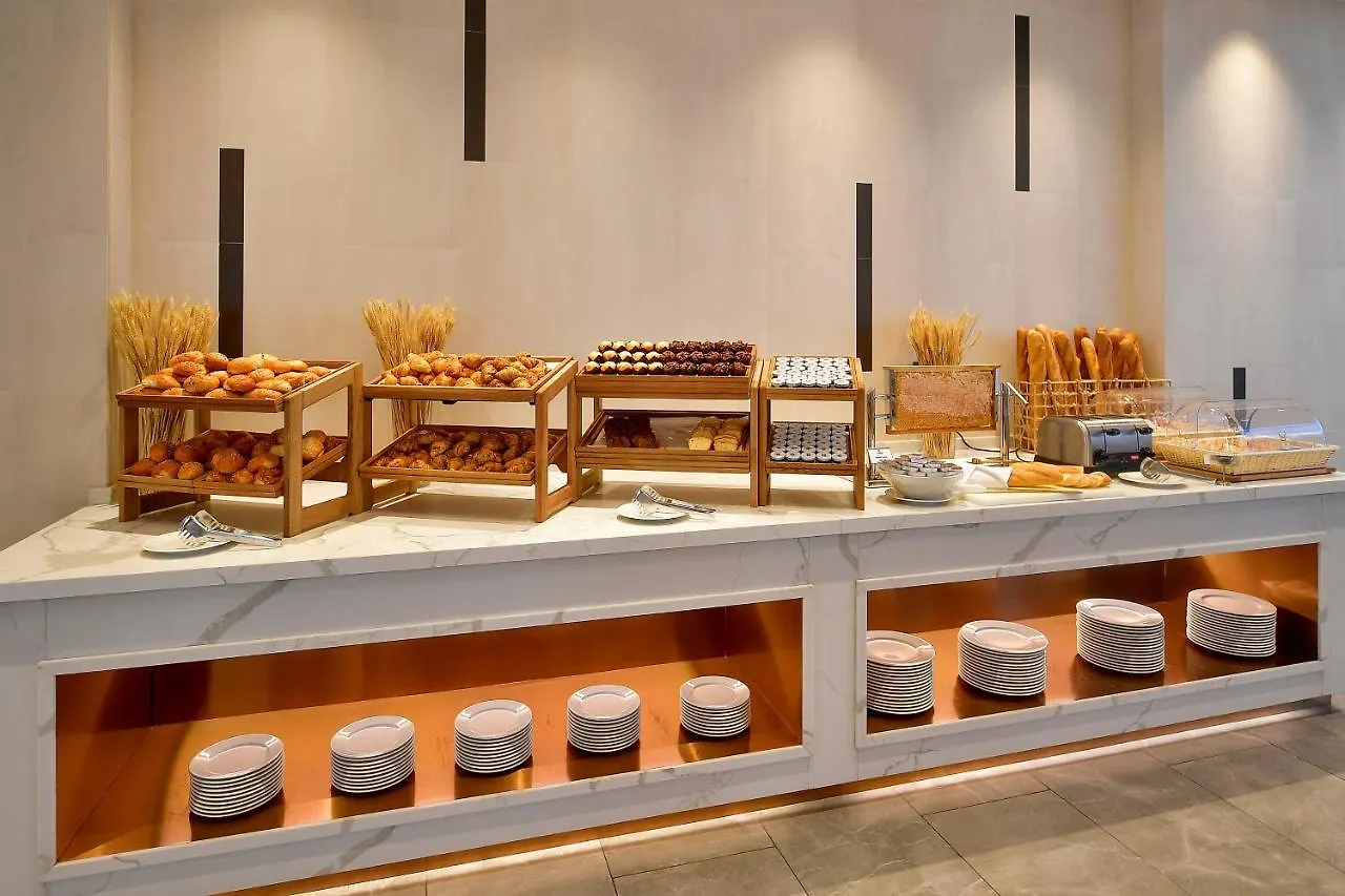Clarion Hotel Jeddah Airport